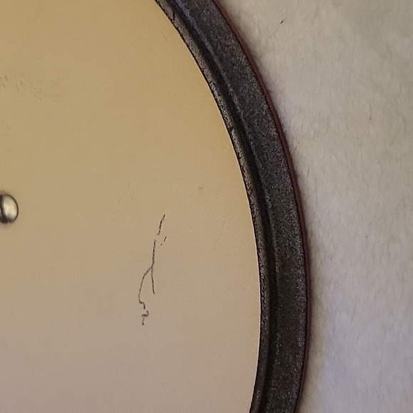 Le Creuset Red Dutch Oven. Heart Shaped - Picture 6 of 16